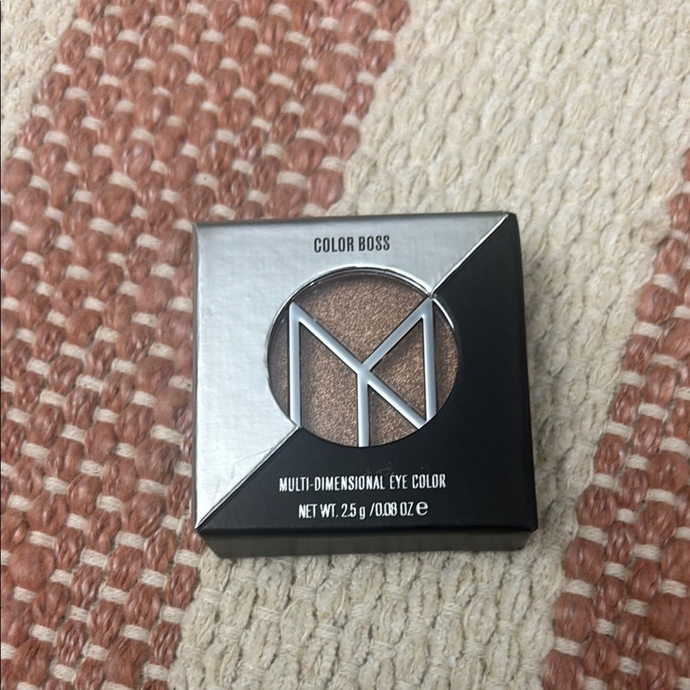 IL MAKIAGE Color Boss Eye Color in Eyes on The Prize
